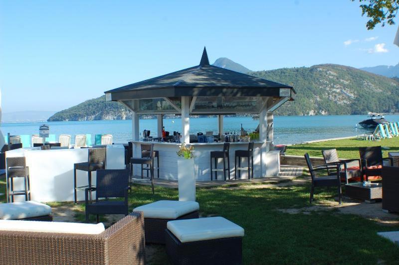 La Baie Des Voiles 3 Chambres 4 A 6 Personnes Au Bord Du Lac Plage Privee Duingt Zewnętrze zdjęcie